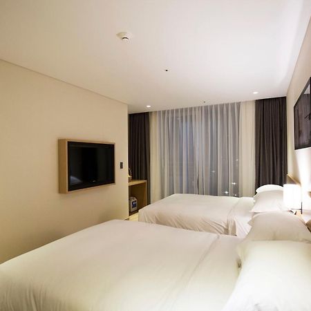 Best Western Haeundae Hotel Busan Bagian luar foto