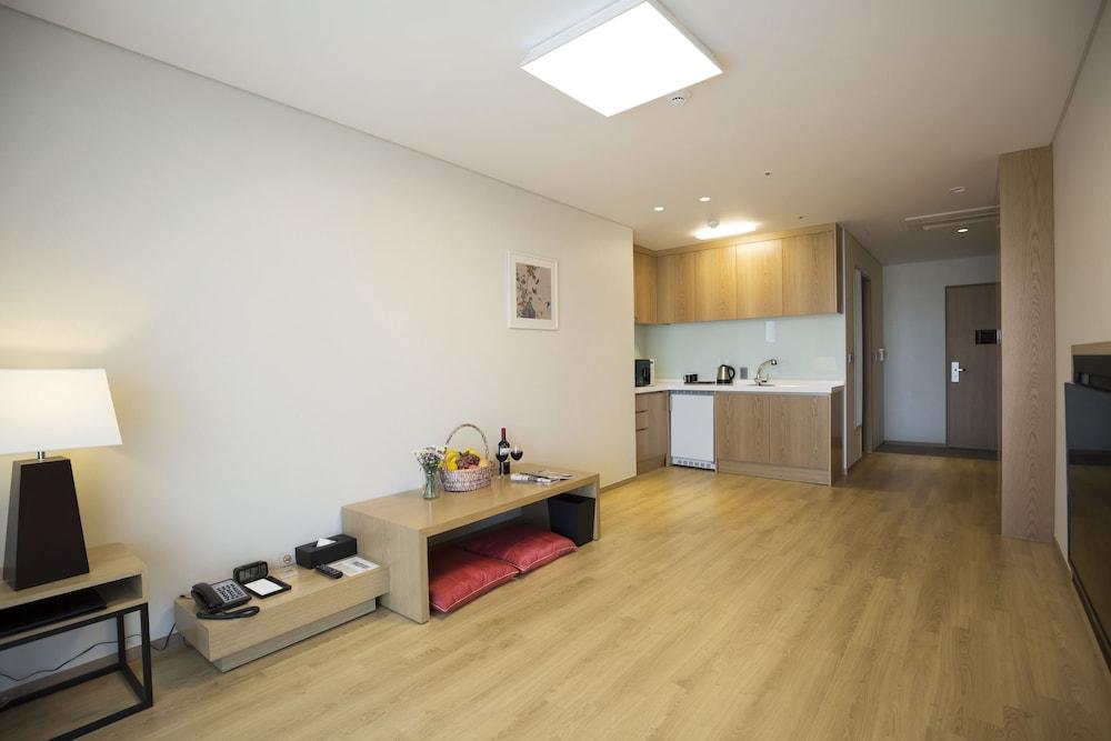 Best Western Haeundae Hotel Busan Bagian luar foto