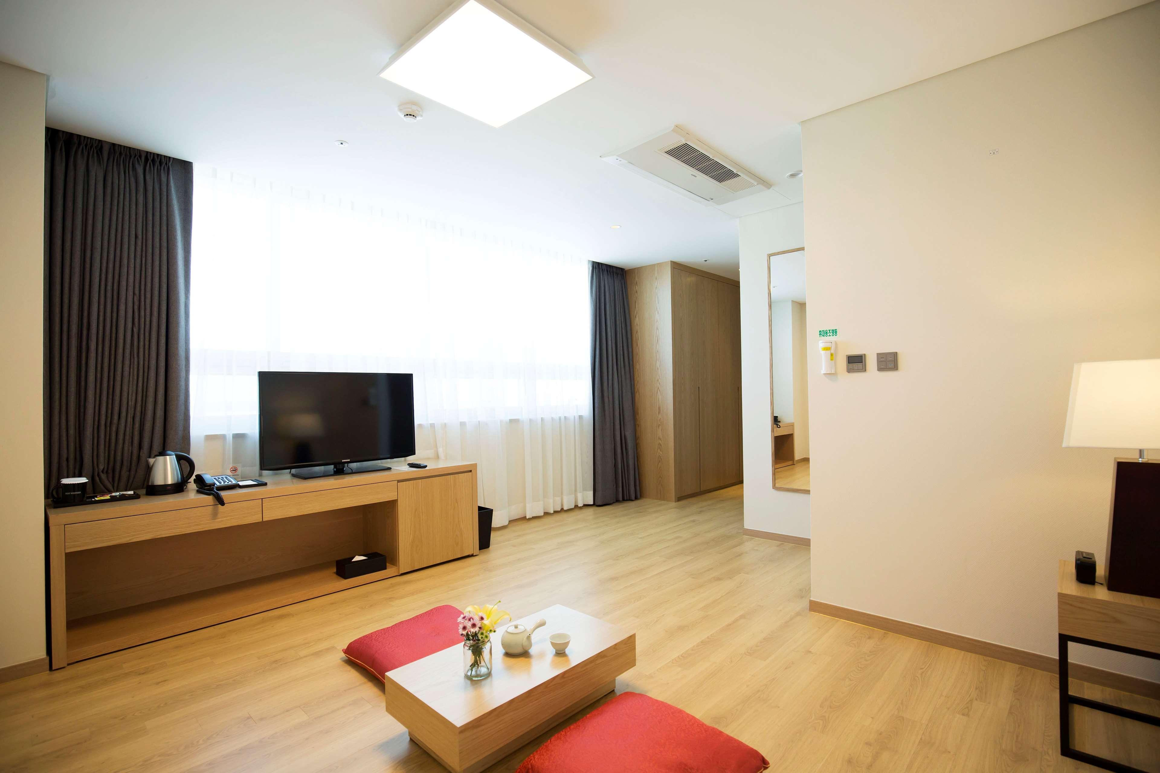 Best Western Haeundae Hotel Busan Bagian luar foto
