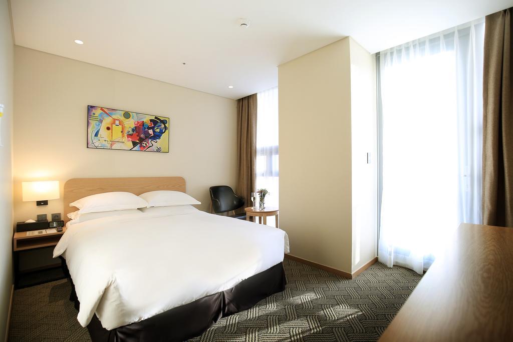 Best Western Haeundae Hotel Busan Bagian luar foto