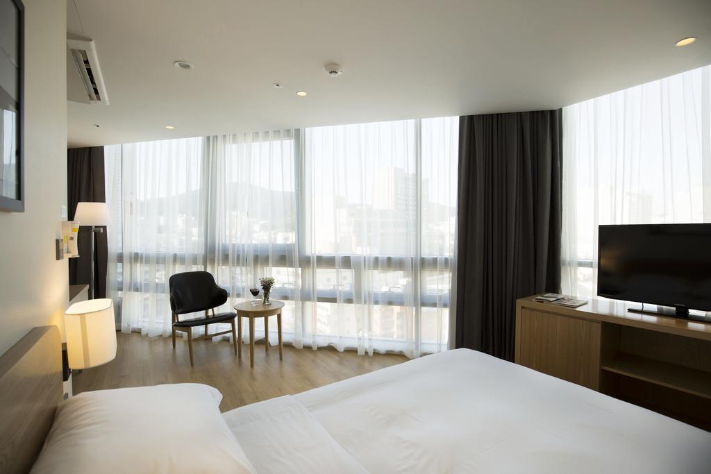 Best Western Haeundae Hotel Busan Bagian luar foto